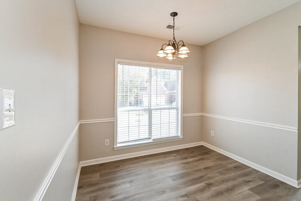 Building Photo - 8730 Eagle View Dr