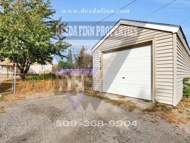 Building Photo - Newly Renovated Shadle Park Charmer Availa...