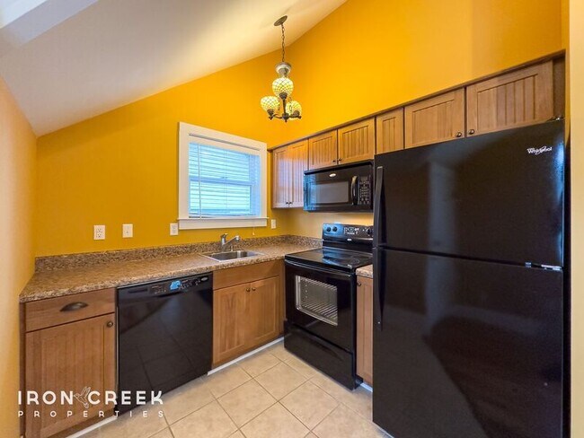 Building Photo - 90 Rumbough Pl