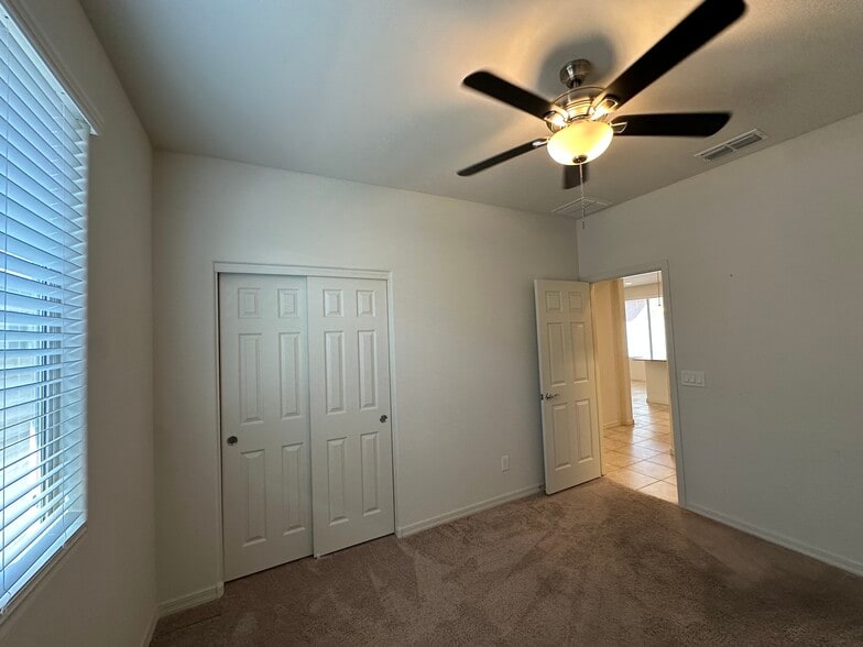 Building Photo - 5708 N 88th Ave