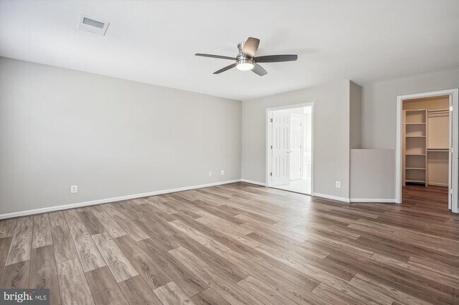 Building Photo - 2973 Myrtlewood Dr