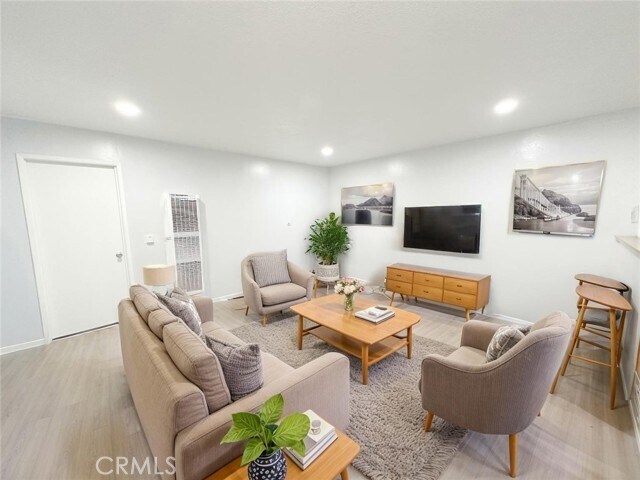 Building Photo - 841 El Camino Real