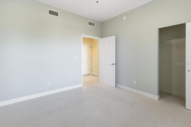 Building Photo - 10045 Links Ln