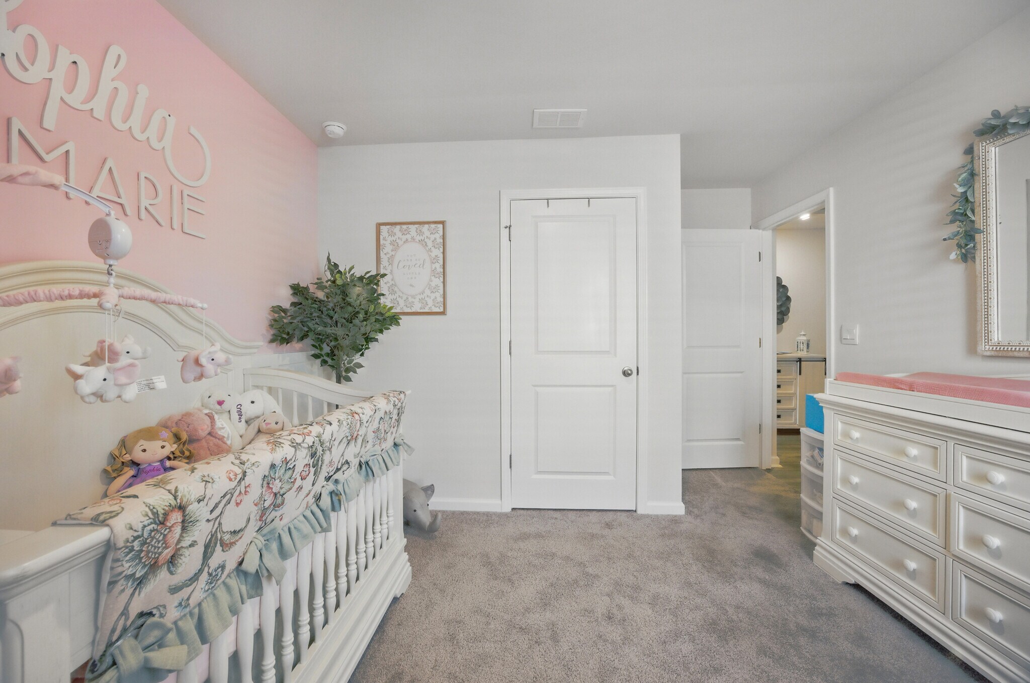 Building Photo - 580 Talisman Trl