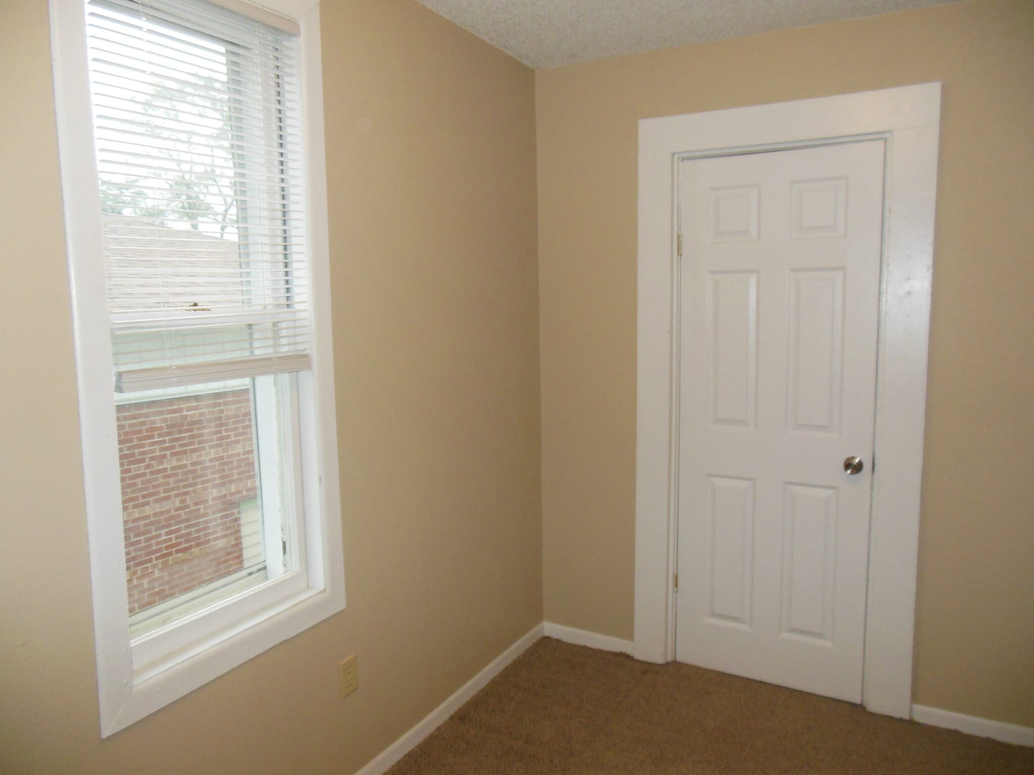 Building Photo - 609 Market St