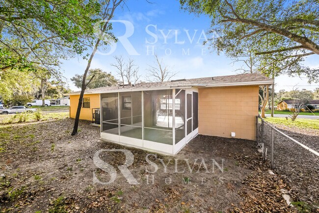 Building Photo - Prepare to be impressed by this 3 bedroom,...