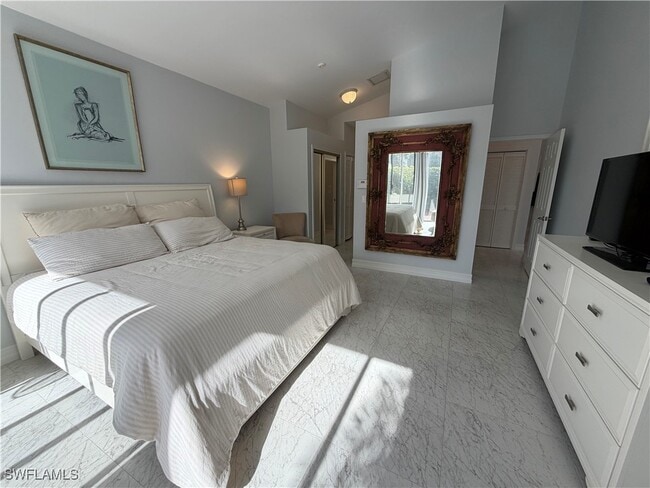 Building Photo - 5950 Almaden Dr