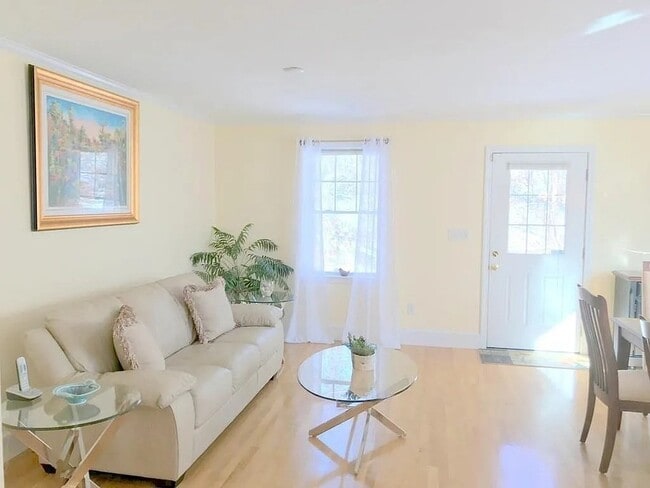 Building Photo - 343 Quarry St