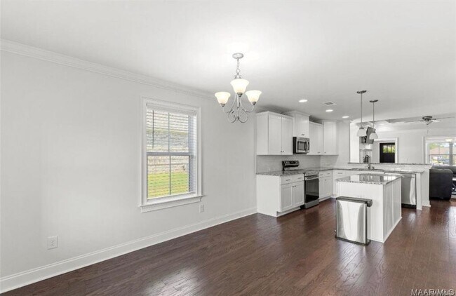 Building Photo - 211 Lee Audis Ln