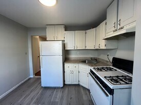 Building Photo - 186 Lembeck Ave