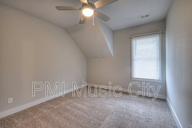 Building Photo - 1537B Battlefield Dr
