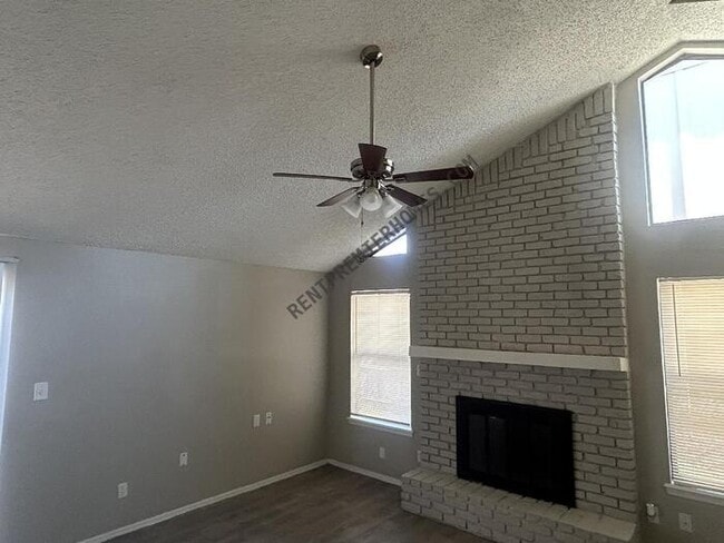 Building Photo - 12909 E 28th Pl