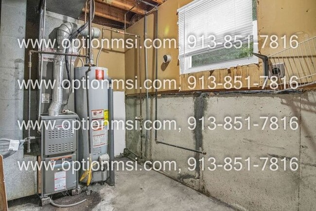 Building Photo - **Spacious 2-Bedroom Duplex in a Cul-de-Sac!**
