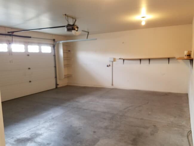 Building Photo - 856 Rogers Wy