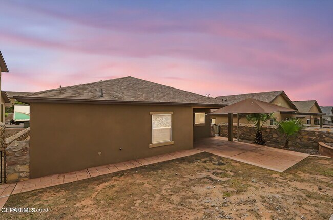 Building Photo - 7533 Red Cedar Dr