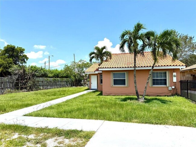 Building Photo - 4 bedroom in Miami Gardens FL 33056
