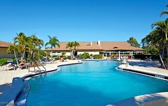 Building Photo - 239 Palm Dr