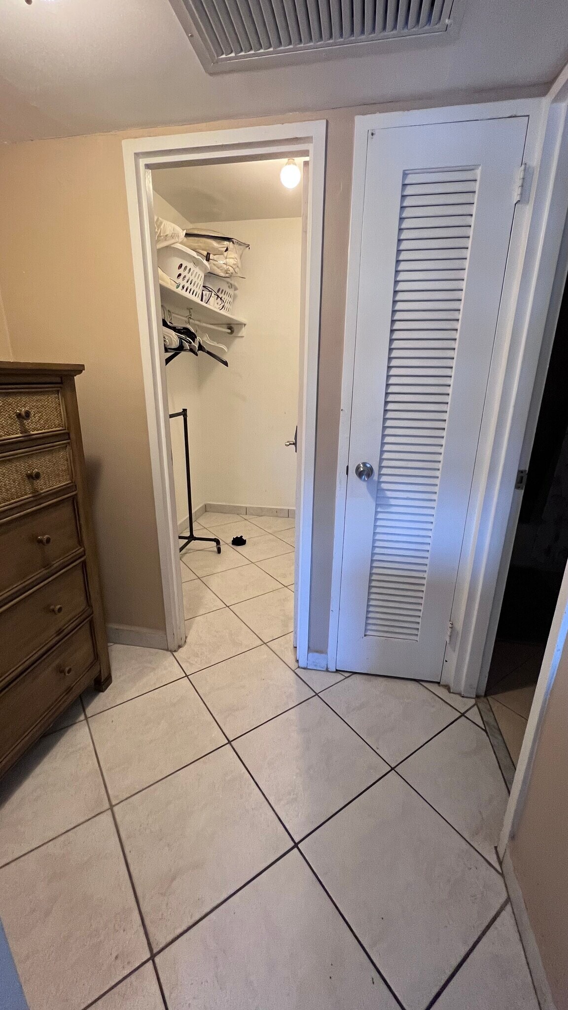 Building Photo - 5161 Collins Ave