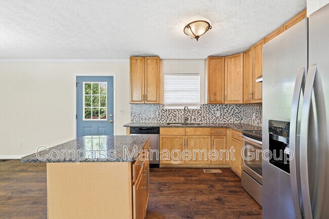Building Photo - 1690 River Bend Rd