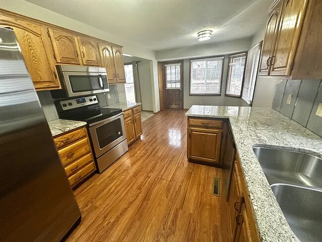 Building Photo - 1317 N 159th St