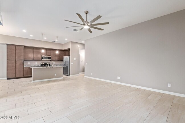 Building Photo - 3059 N 33rd Pl