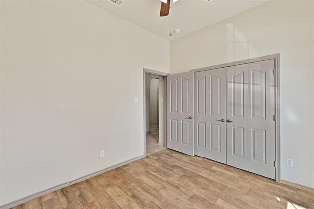 Building Photo - 10913 Middleglen Rd