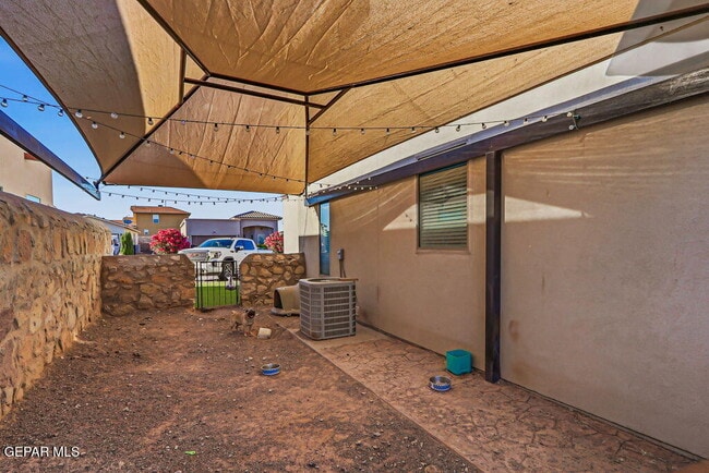 Building Photo - 13224 Emerald Hills St