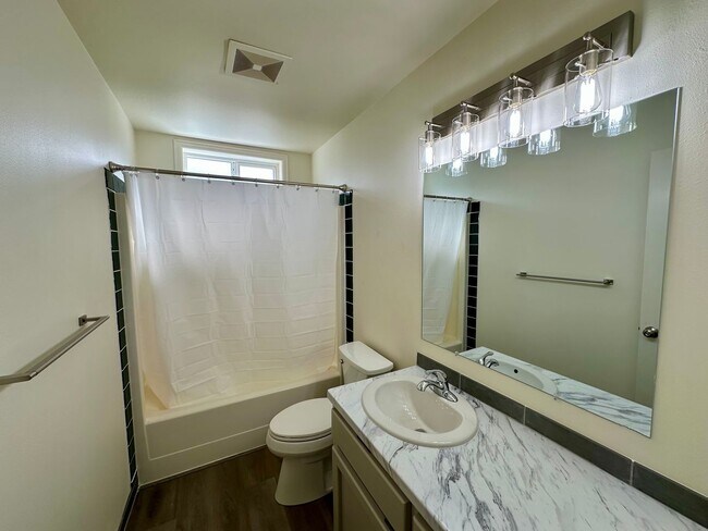 Building Photo - 905 Nooksack Rd