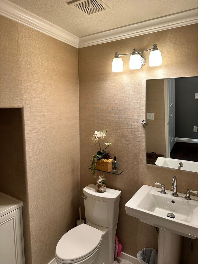 Building Photo - Ladera Ranch House for Lease 3 Bedroom 3.5...