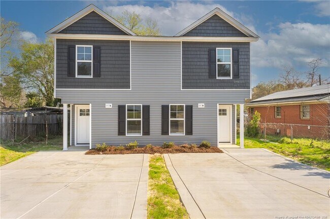 Building Photo - 907 Rochester Dr