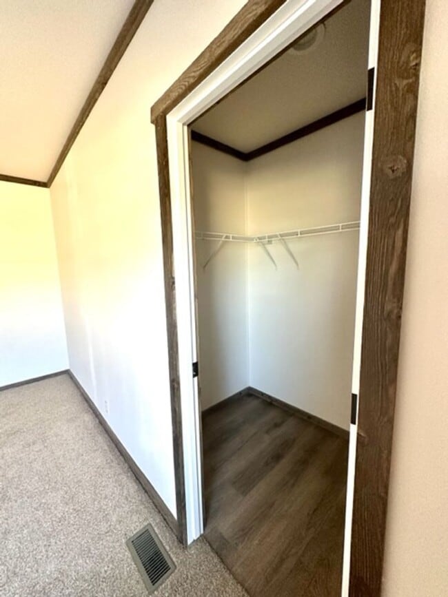 Building Photo - Stunning interior of this single level hom...
