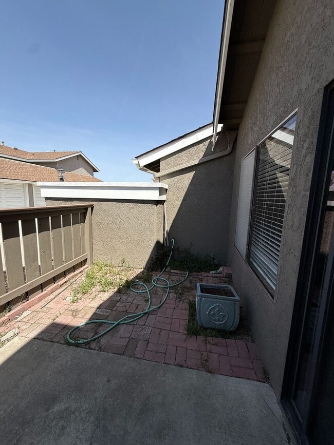 Building Photo - Orcutt Single Story Knollwood Terrace Condo with Attached One Car Garage
