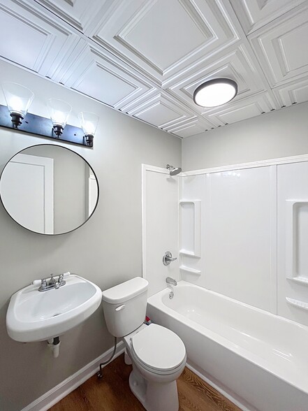 Building Photo - 1307 Edanola Ave