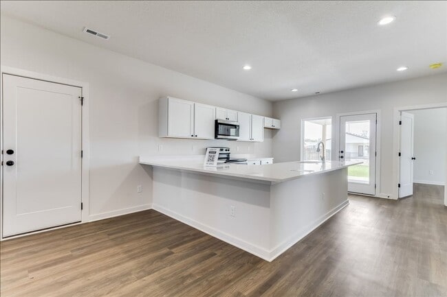 Building Photo - Beautiful Four Bedroom, Two Bathroom