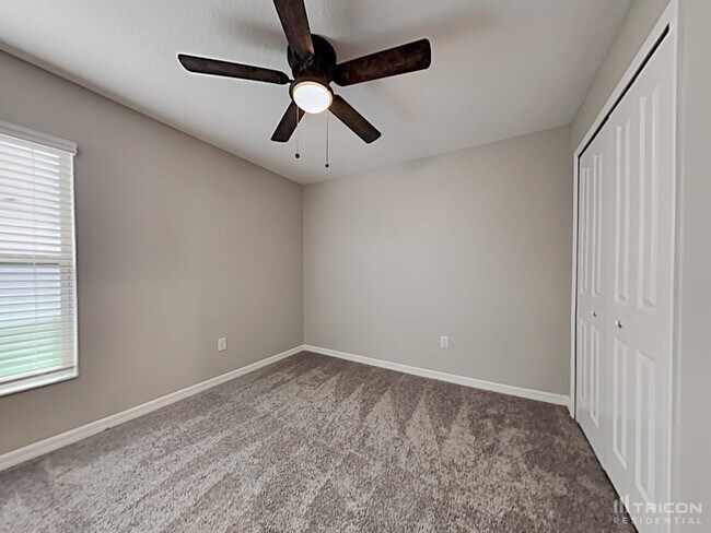Building Photo - 5151 White Chicory Dr