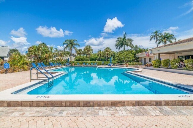 Building Photo - 1316 Pasadena Ave S