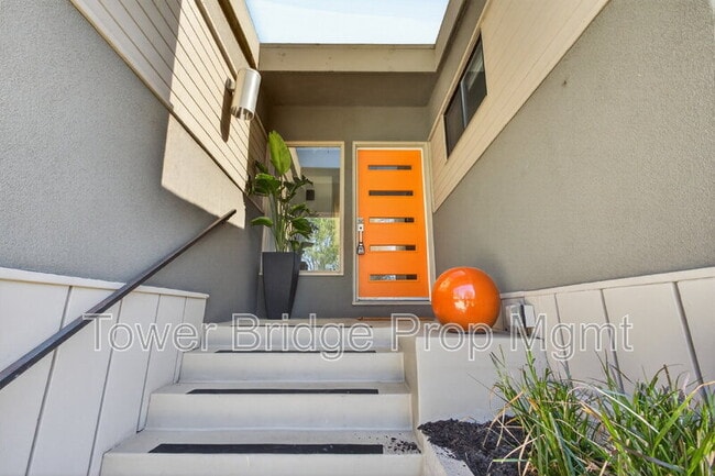 Building Photo - 3937 Orangewood Dr