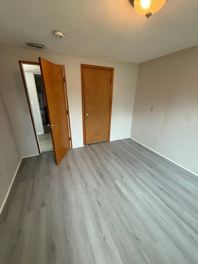 Building Photo - 1815 Tennyson Dr