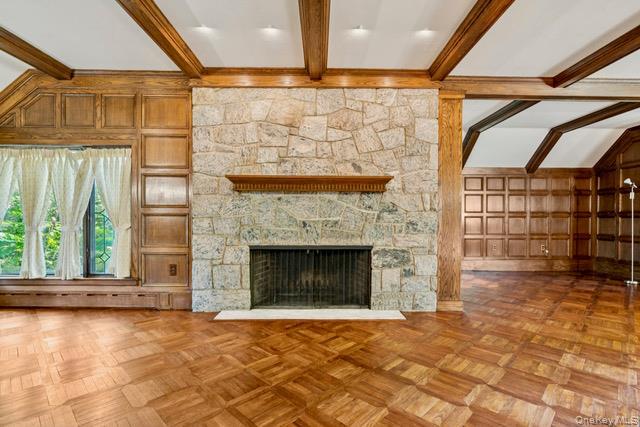 Building Photo - 18 Heights Rd