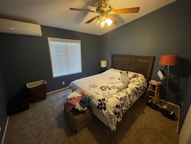 Building Photo - Lovely 3 Bedroom, 2 bath Home with 2 Car Garage and Partial Water View! Pet Friendly!