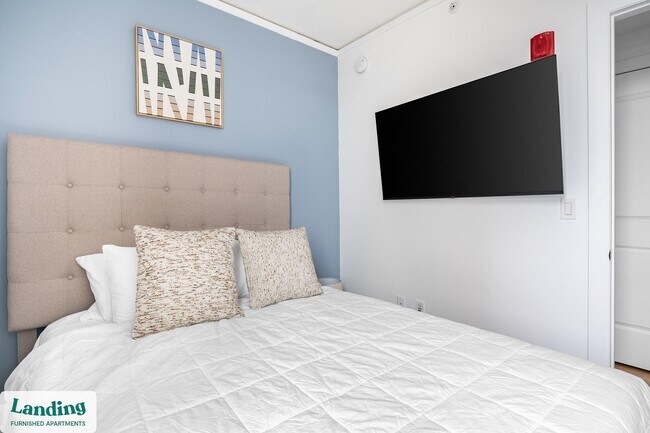 Building Photo - 933 McGee St