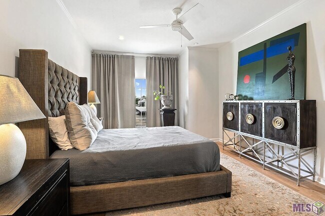 Building Photo - 7640 Lasalle Ave