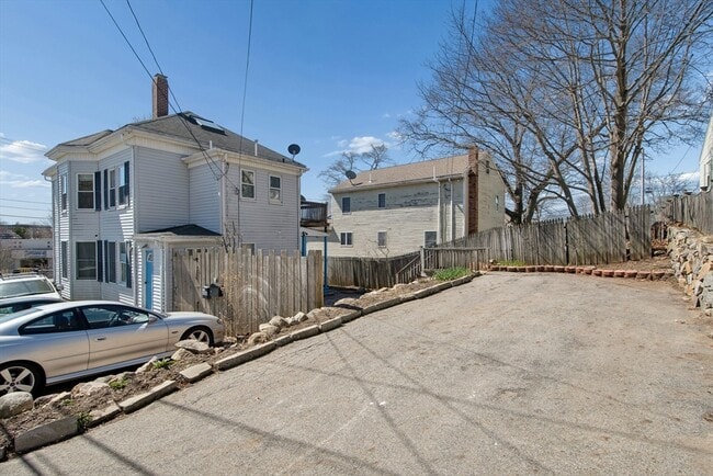 Building Photo - 78 Grove St