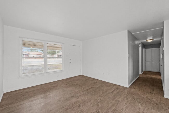 Building Photo - *FREE FIRST MONTH’S RENT* Updated Home with Gorgeous Floors & Large Backyard
