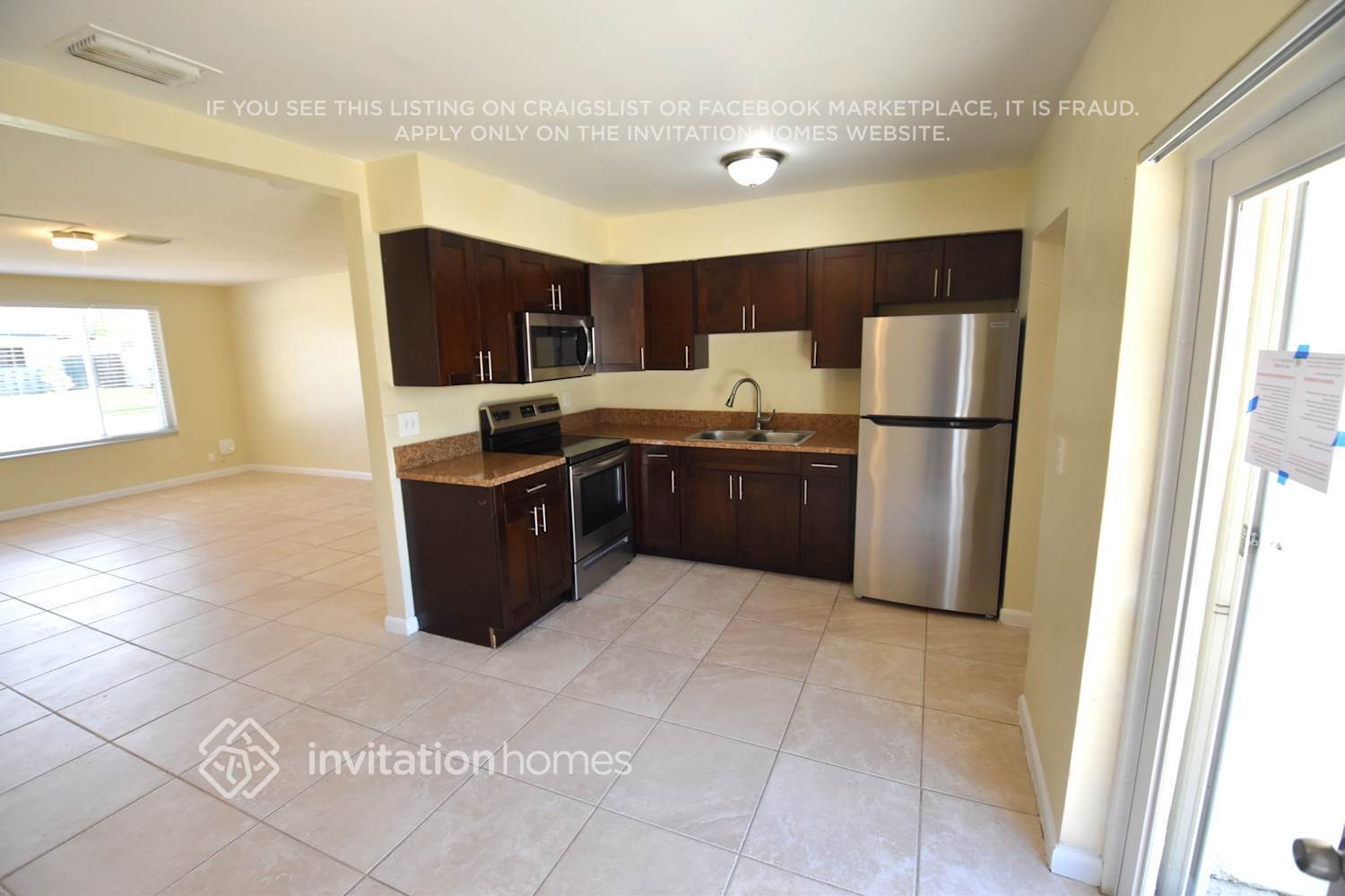 Building Photo - 5811 SW 54th Terrace