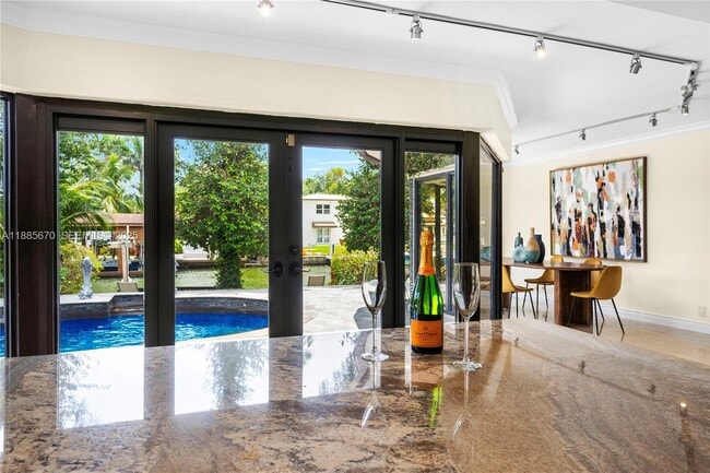 Building Photo - 1160 NE 91st St