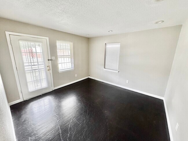 Building Photo - 1766 Eldridge Ave