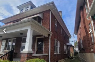 Building Photo - 700 Benton St