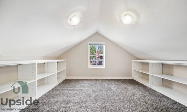 Building Photo - 3610 E Funk Ave