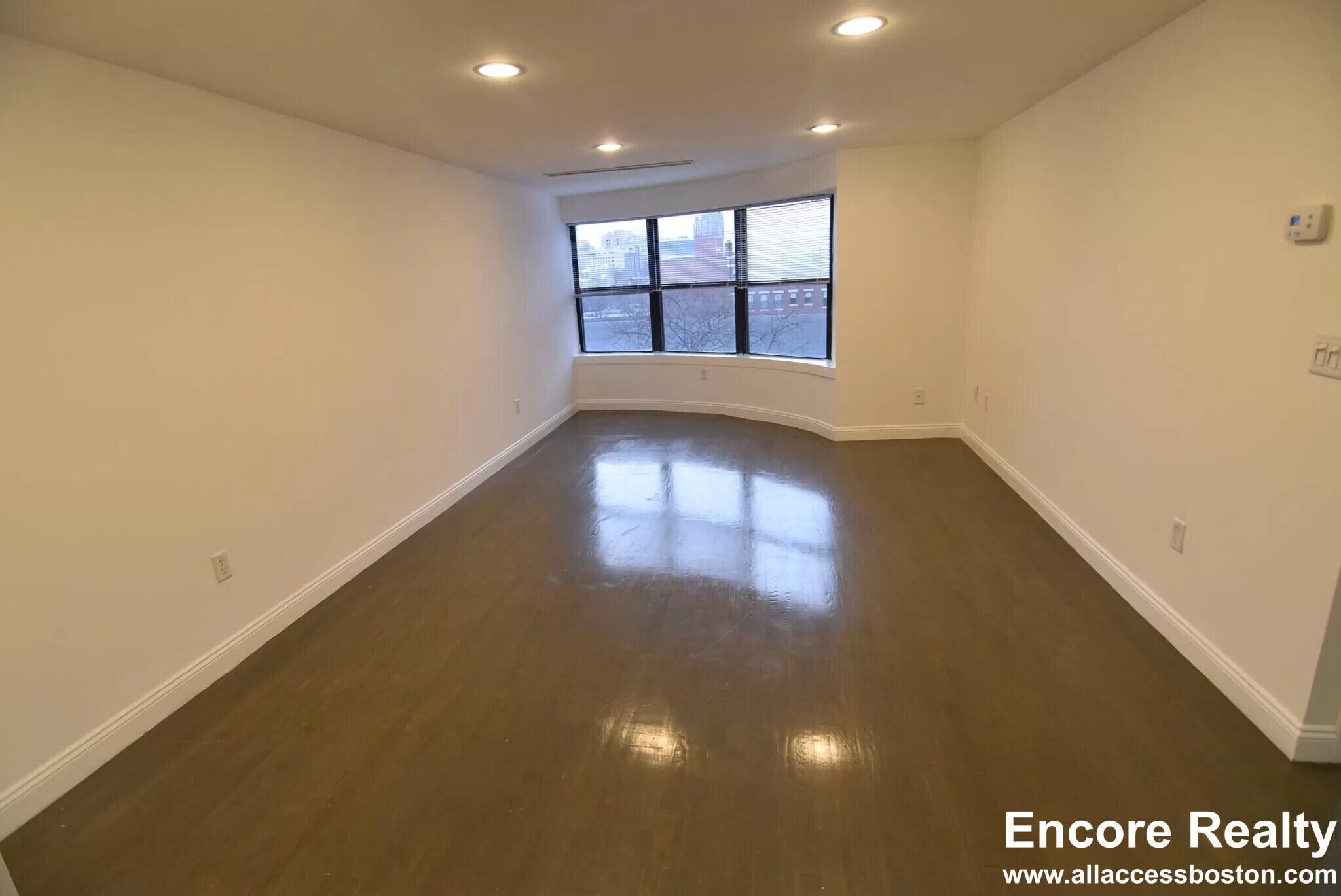 Building Photo - 121 Jersey St